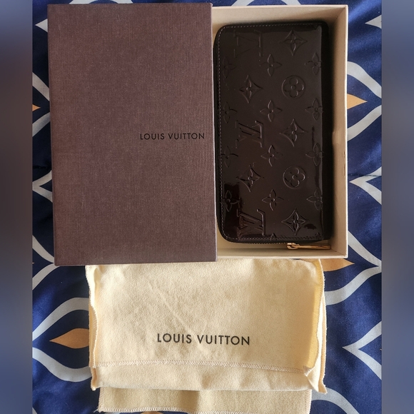 PRISTINE!! Louis Vuitton Vernis Zippy+ Box Dustbag And COA-- GIFTABLE!!